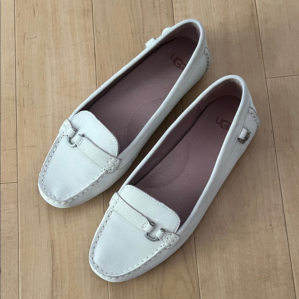UGG Flores Leather Loafer 'Jasmine' 1101572-JSM
Womens  size 8